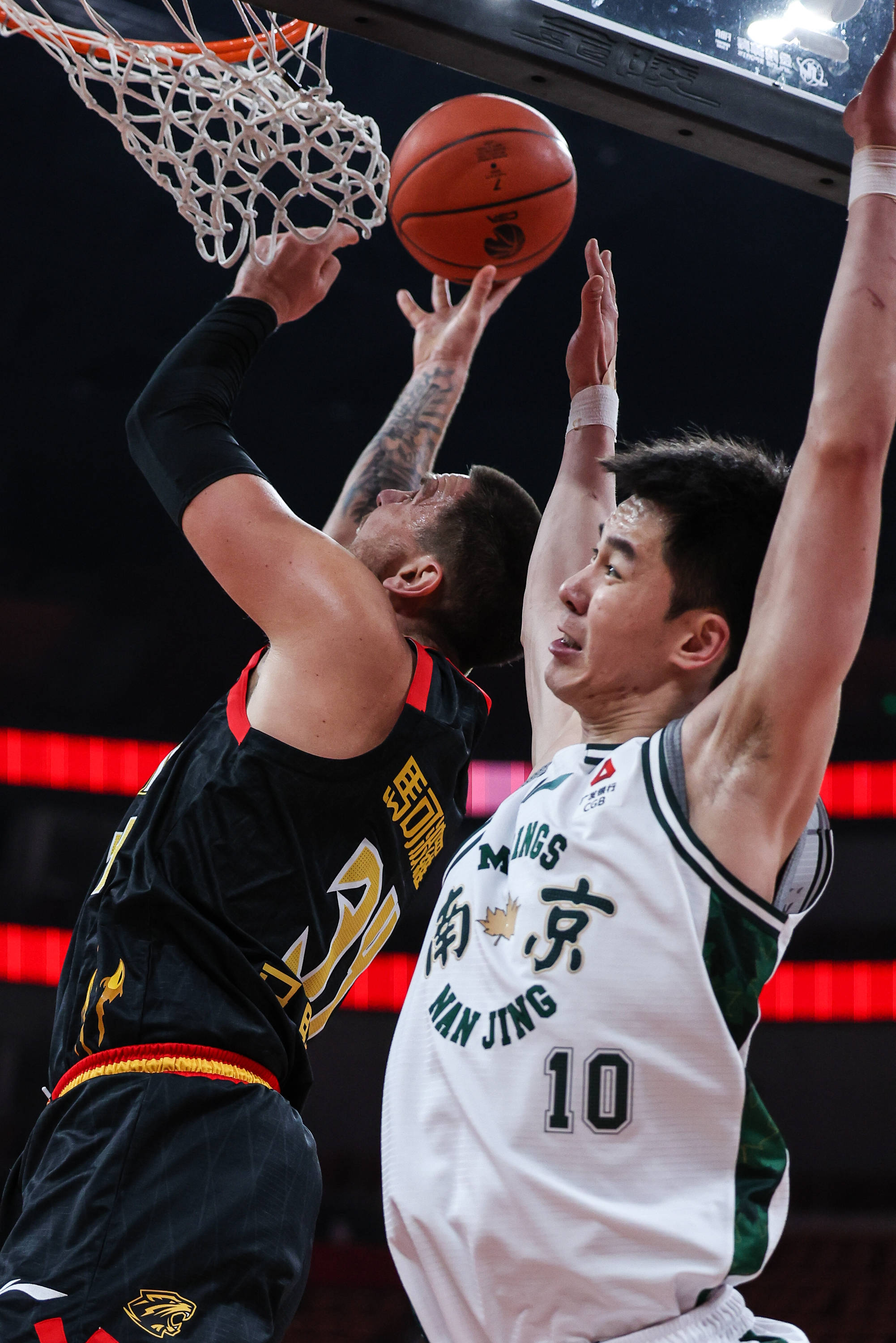 开云官方网站-包含这也行?深圳男篮强势反弹备战国王杯芝加哥公牛官宣签约备战国王杯,集结日山东泰山调整名单以备NBA季后赛的词条-开云官方网站